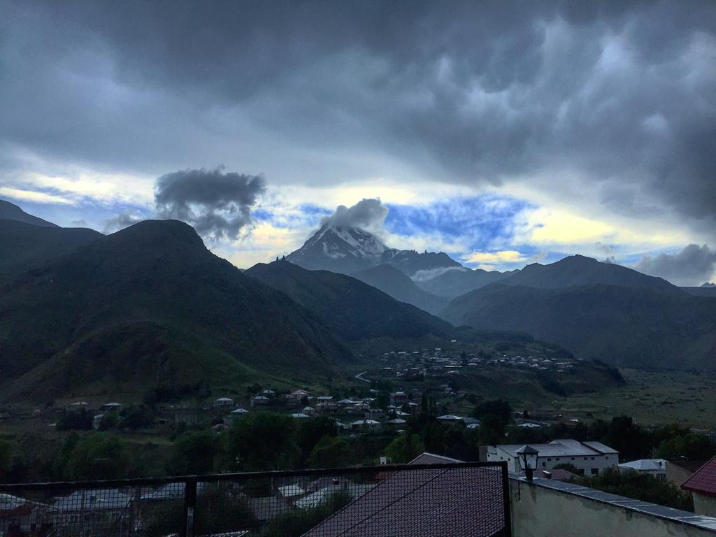 Veranda Guesthouse Kazbegi Exterior photo